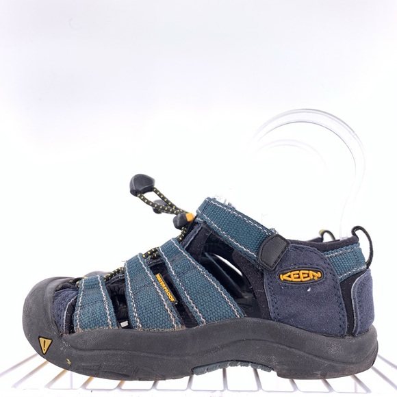 keen boys sandals